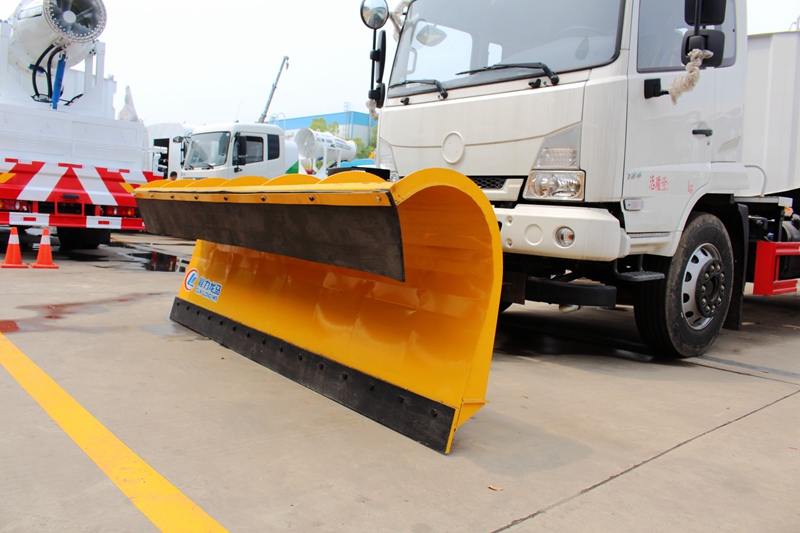 為什么大多數(shù)車(chē)輛都安裝推雪板用于道路除雪？